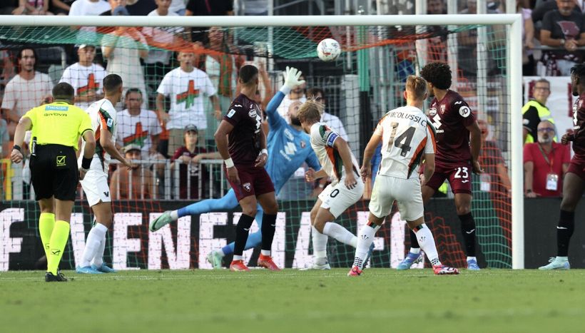 Venezia-Torino, moviola: il rigore negato, il corner inventato e i tanti gialli