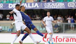 Verona-Napoli, moviola: Il fuorigioco sul secondo gol e il rigore negato a Cheddira