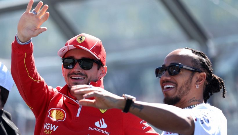 F1, Leclerc senza paura: l’avvertimento a Lewis Hamilton e il messaggio “mondiale” alla Ferrari