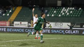 L’Avellino batte il Foggia di Capuano, ma non può gioire: due tifosi gravi dopo un incidente