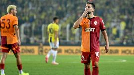 Mertens fa piangere Mourinho, Osimhen già brilla, il Galatasaray prende in giro lo Special One che s’infuria