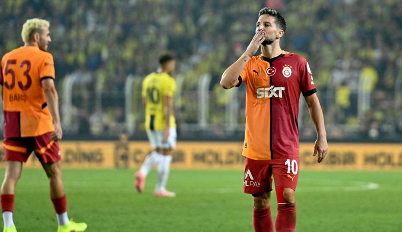 Mertens fa piangere Mourinho, Osimhen già brilla, il Galatasaray prende in giro lo Special One che s’infuria