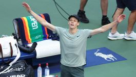 US Open, il trionfo di Sinner. Bertolucci sfida la superstizione, Binaghi stuzzica Kyrgios e spunta Alcaraz