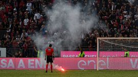 Cagliari-Napoli, le polemiche non si placano: le accuse tra i tifosi. La moglie di Gaetano sui social: “Abbiamo paura”