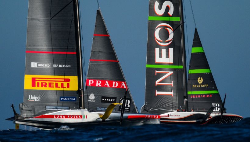 America's Cup, il vento beffa Ineos: britannici fuori tempo massimo, Luna Rossa si salva dopo un sabato pessimo