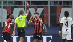 Milan-Lecce, moviola: cosa ha visto l’arbitro sul rosso a Bartesaghi che ha fatto infuriare Fonseca