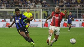 L’Inter stringe per Dumfries e cancella i dubbi sul rinnovo, Milan più lontano dal sì di Theo Hernandez 