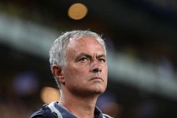 Mourinho, lo sfottò di Ataman dopo il k.o. col Galatasaray diventa un caso. Il Fenerbahce: “Noi ai giocatori in nazionale”