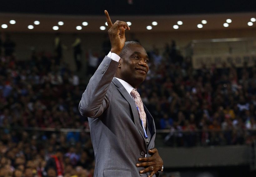 Nba, morto Mutombo: leggendario stoppatore, fu rivale di Jordan e grande filantropo