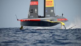 America's Cup, Luna Rossa batte New Zealand! Ritiro per i Defender, fulmini in acqua e regate interrotte