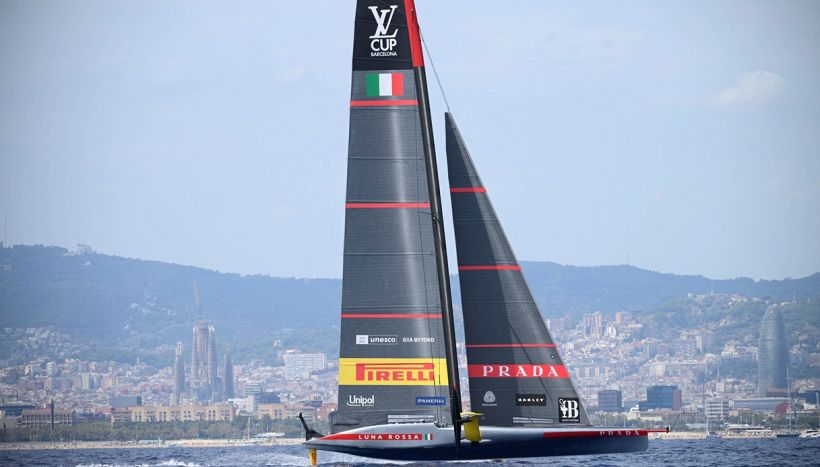 America's Cup, che pasticcio Luna Rossa! Un azzardo di troppo regala ad American Magic il primo punto. Vince anche Alinghi