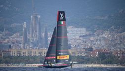 America's Cup, Luna Rossa batte anche Alinghi: è a punteggio pieno. Protesta degli svizzeri respinta