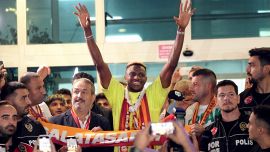 Osimhen dal Napoli al Galatasaray, ufficiale l'ingaggio ma i conti non tornano: ballano alcuni milioni