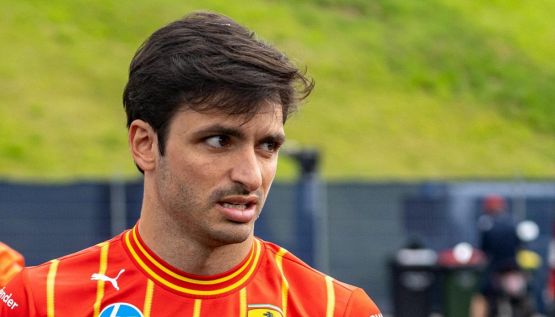 F1, Sainz nuova bordata alla Ferrari prima dell'addio. Dalla Williams una proposta indecente a Maranello