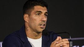 Suarez lascia l’Uruguay, addio in lacrime e le scuse a Chiellini: 'Che errore ho fatto'
