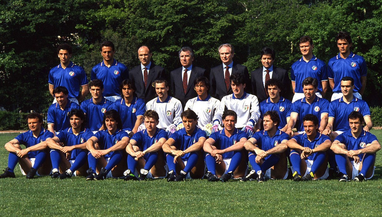 https://wips.plug.it/cips/sport.virgilio.it/cms/2024/09/toto-schillaci-italia-90-mondiale-il-ricordo-di-de-napoli.jpeg