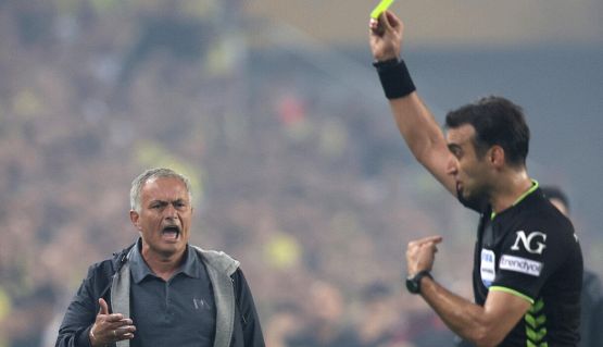 Turchia, Mourinho: l'ultima protesta con gli arbitri è virale, cosa ha fatto lo Special One