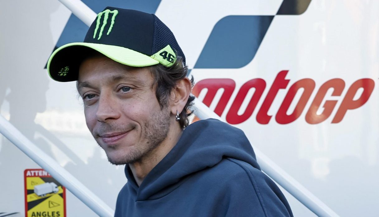 https://wips.plug.it/cips/sport.virgilio.it/cms/2024/09/valentino-rossi-ansa-e1727457952129.jpg