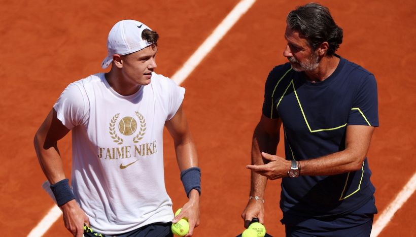 Tennis, dal 2025 via alla rivoluzione: sarà consentito il coaching nelle partite. Ma Fritz e Shapovalov non ci stanno