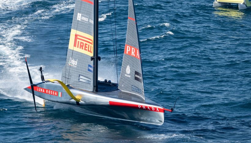 America's Cup, Luna Rossa esalta lo spirito di squadra. E in acqua ha dimostrato di essere superiore: Spithill esulta