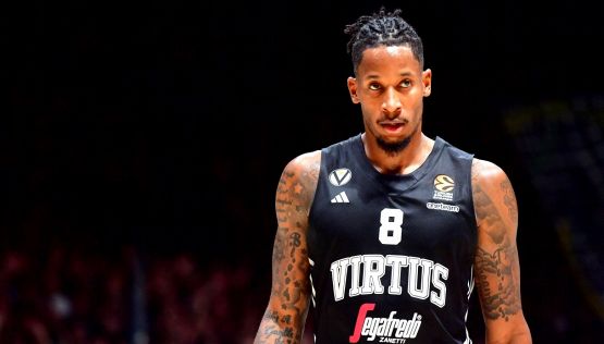 Eurolega, la Virtus tradita da Clyburn all'esordio: zero punti per l'ex Efes, i suoi vecchi compagni vincono nel finale