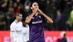 Fiorentina-Milan, l’ex Adli apre le marcature nel match da record negativo: ben tre rigori sbagliati