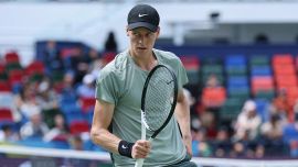 Shanghai, Sinner come Federer e Djokovic e vuole il sorpasso ad Alcaraz: Jannik nella domenica senza calcio, F1 e MotoGp