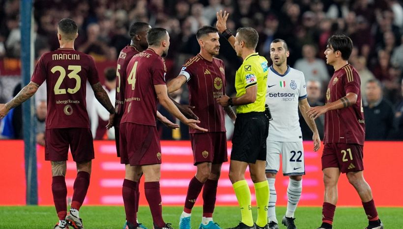 Roma-Inter, il procuratore federale Chinè in tribuna all’Olimpico: la foto che fa infuriare i tifosi della Juve