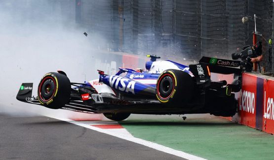 F1 Gp Messico: paura Tsunoda, che volo in partenza, la ruota si stacca ed è subito Safety Car