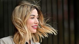 De Rossi, il “vaffa” social della moglie Sarah Felberbaum alla Roma dopo l’esonero   