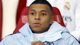 Francia infuriata con Mbappé: beccato in discoteca dopo la mancata convocazione per infortunio 