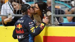 F1, Kelly Piquet mamma: chi è la compagna di Max Verstappen che ha dato alla luce Lily, la moda, la figlia Peneleope