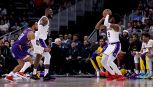 Basket NBA, la prima volta di LeBron e Bronny in campo assieme. 'Sembrava di essere dentro 'Matrix'