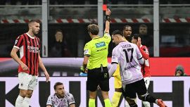 Milan-Udinese, moviola: Rosso, rigori negati e gol annullati: l’arbitro sbaglia quasi tutto