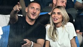 Totti e Noemi Bocchi: brindisi e sorrisi a Miami, aveva ragione Corona