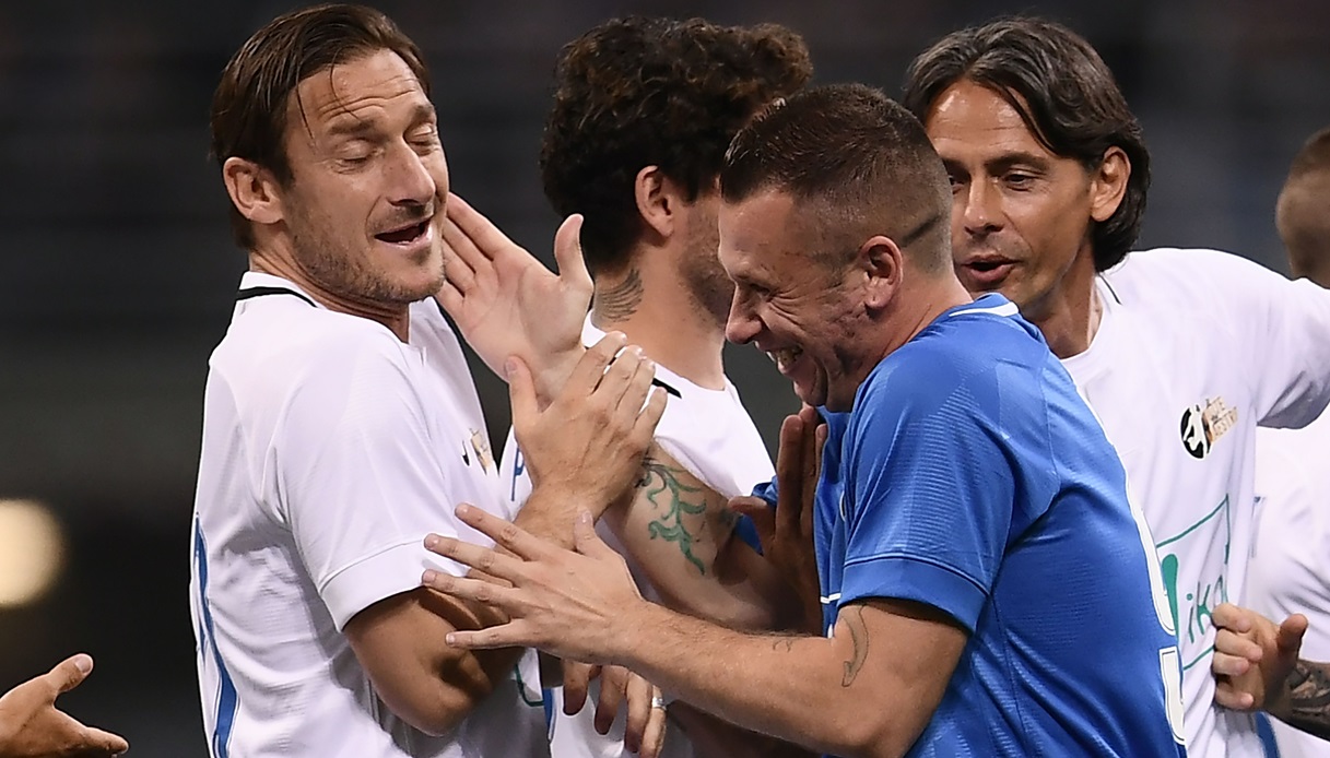 https://wips.plug.it/cips/sport.virgilio.it/cms/2024/10/totti-cassano.jpg