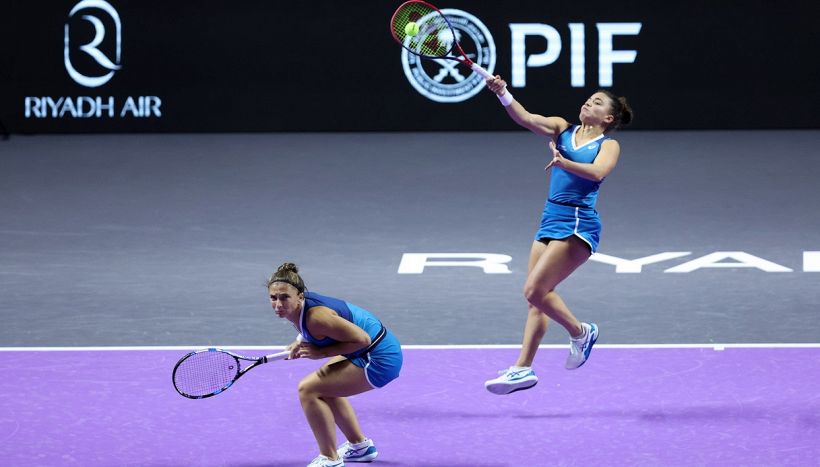 WTA Finals, Paolini vince anche in doppio con Errani: rimonta rabbiosa dopo il 1° set. E ora sfida Sabalenka