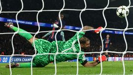 Donnarumma, Champions maledetta: l’errore al 93’ condanna il Psg, tifosi infuriati