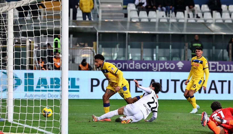 Parma-Atalanta, moviola: il gol annullato e lo sfogo di Gasperini: “Cosa ho detto al IV uomo”