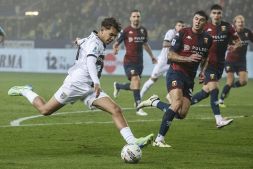 Pagelle Parma-Genoa 0-1: Pinamonti decisivo, Man e Coulibaly in ombra, esordio per Balotelli