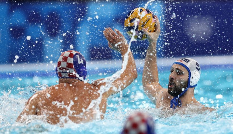 Pallanuoto, World Aquatics ne combina un’altra: cambiate di nascosto le regole per Olimpiadi e Mondiali