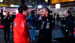 F1 GP Las Vegas, Norris alza bandiera bianca. Hamilton e la voglia di "fuga" da Mercedes, Tsunoda bloccato alla dogana