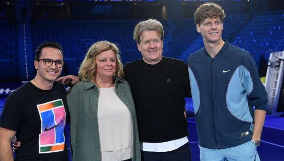 Il trionfo di Jannik Sinner alle ATP Finals 2024 commuove per i suoi genitori, gelo totale su Anna Kalinskaya