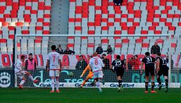 Serie B: il Bari torna alla vittoria battendo lo Spezia, il Sassuolo rimonta nel finale il Cosenza