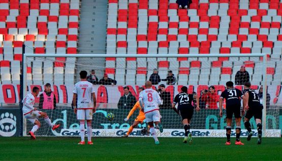 Serie B: il Bari torna alla vittoria contro lo Spezia, il Pisa inguaia la Samp. Salernitana, via Colantuono