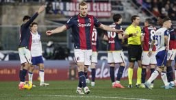 Bologna-Verona, moviola: il rosso diretto a Pobega scatena lo stadio: 5 gol, 7 gialli e tante polemiche