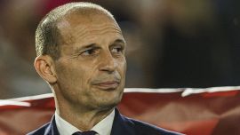 Allegri show alla Farnesina, dribbla le domande su Roma e West Ham ma ammette: “Con l’inglese va meglio”