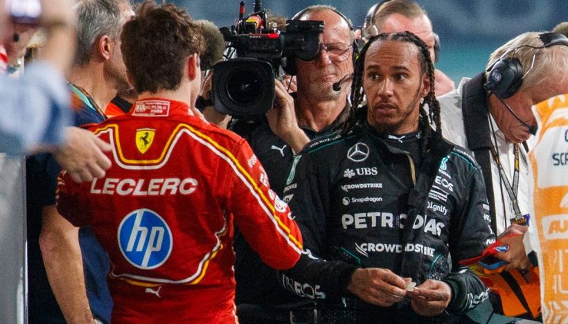 F1, Hamilton e Leclerc: il gesto che fa sognare i tifosi, la promessa di Lewis. Perchè il 2025 è l'anno Ferrari