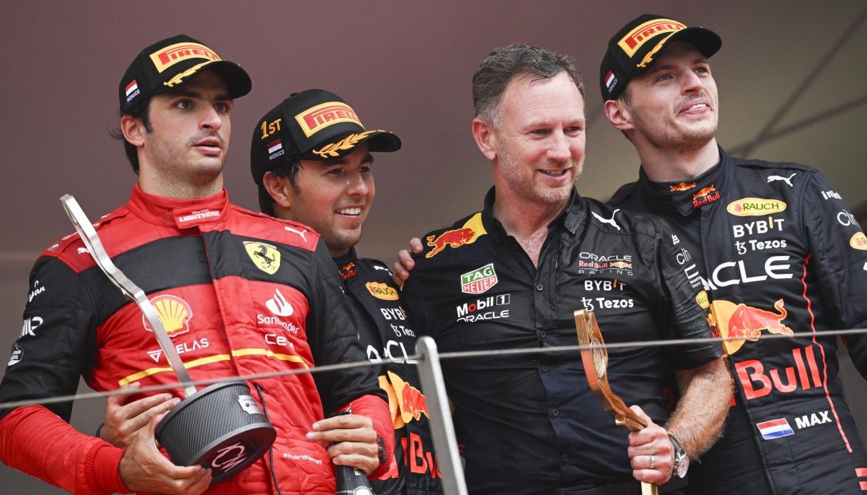 https://wips.plug.it/cips/sport.virgilio.it/cms/2024/12/horner-sainz-perez-verstappen-e1734784729283.jpg