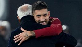 Roma-Braga, l'abbraccio tra Pellegrini e Ranieri: in Europa League, il capitano ritrova il gol e il sorriso